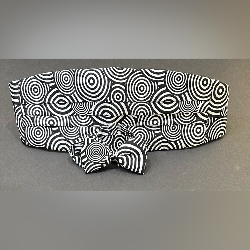 VTG 1960s-70s Goldman & Spitzer Black/White Silk Op-Art Swirl Cummerbund/Bow Tie
